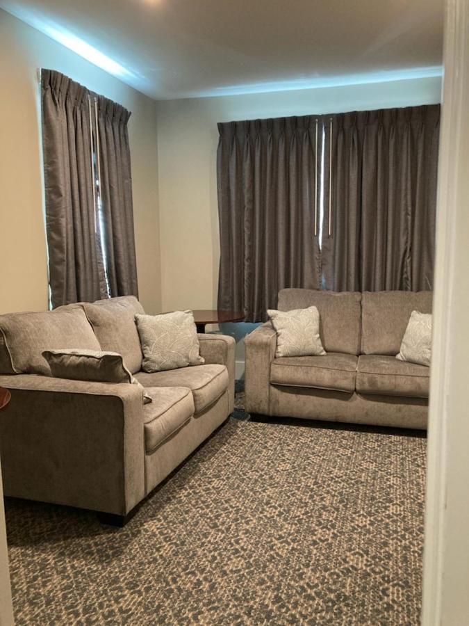 Country Squire Inn And Suites Нью Холланд Экстерьер фото