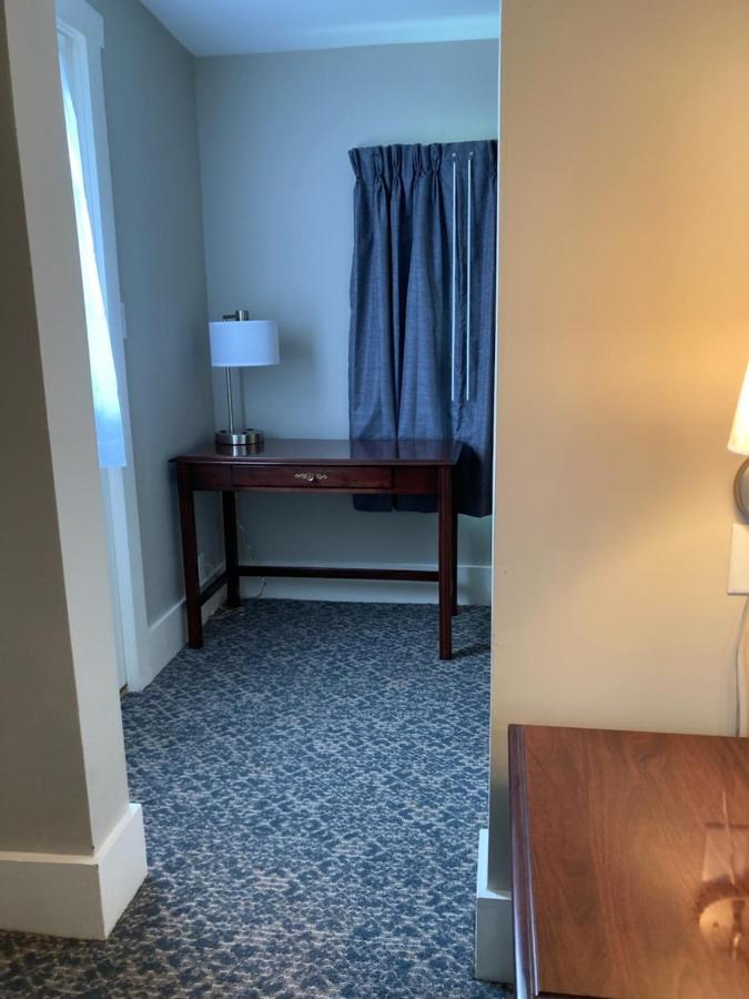 Country Squire Inn And Suites Нью Холланд Экстерьер фото